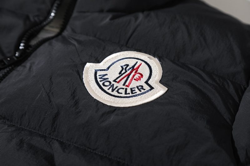 Réplique de vêtements Moncler 01RA57