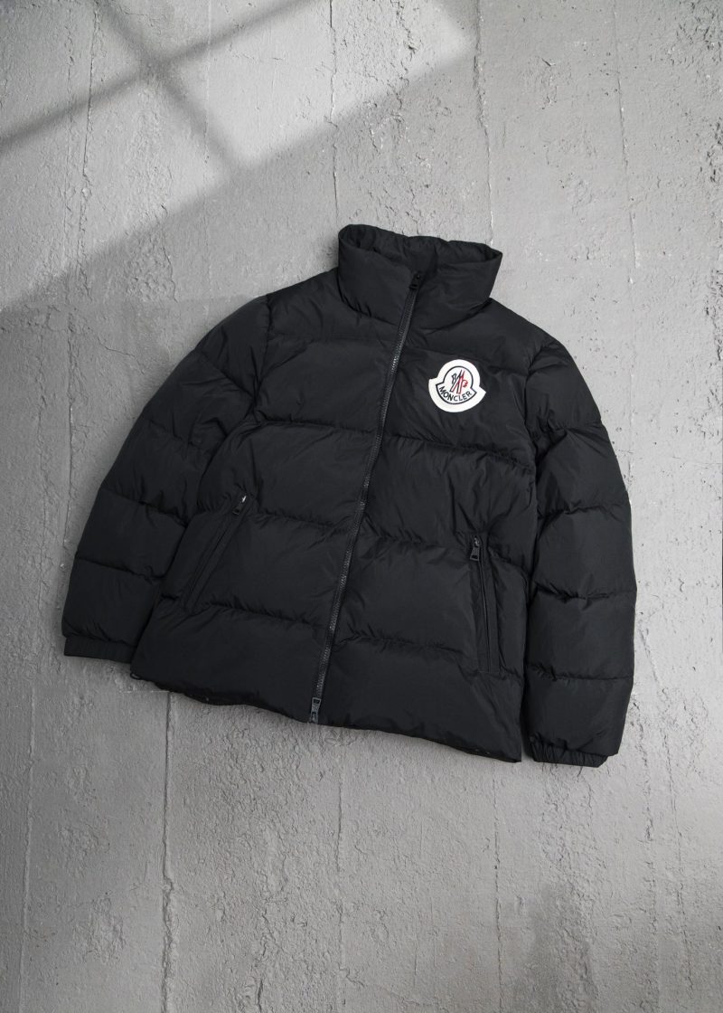 Réplique de vêtements Moncler 01RA54